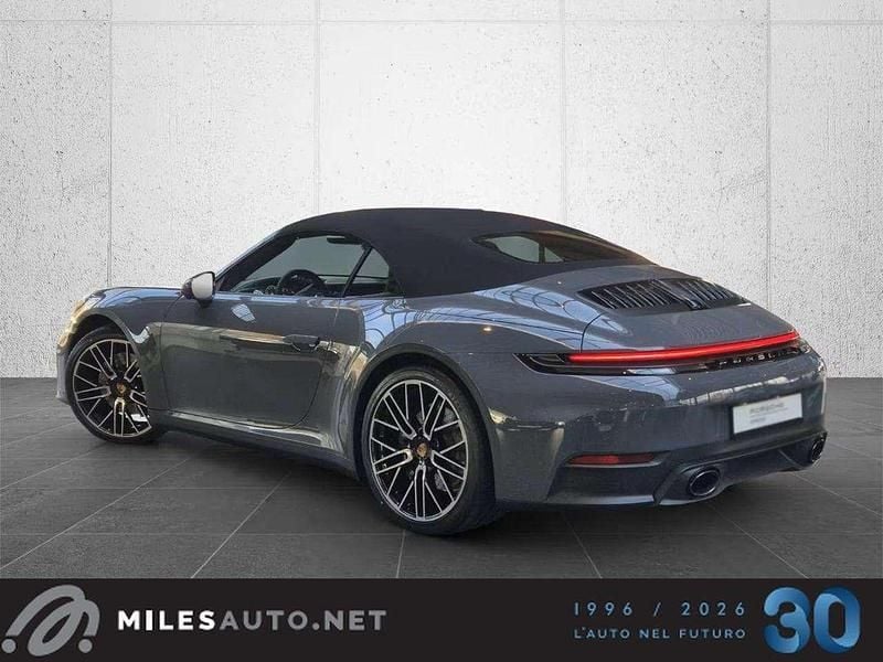 Usata Porsche 911 Carrera Cabriolet 394 CV (289 kW) 2024 Grigio Cabrio