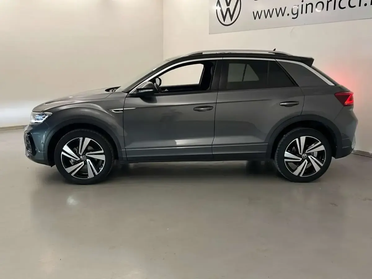 Usata VW T-Roc R-line 150 CV (110 kW) 2023 Nero SUV