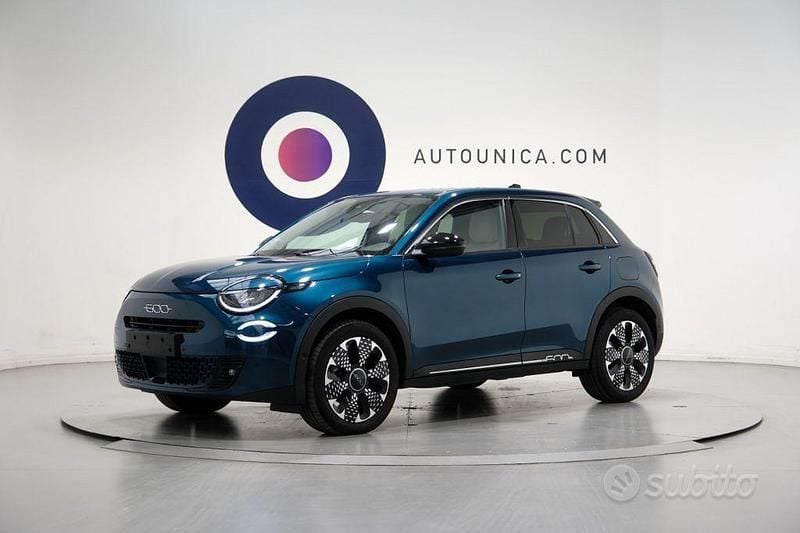 Usata Fiat 600 La Prima 101 CV (74 kW) 2025 Blu SUV