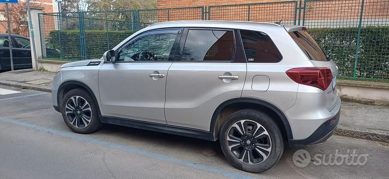 Usata Suzuki Vitara 103 CV (75 kW) 2019 Grigio SUV