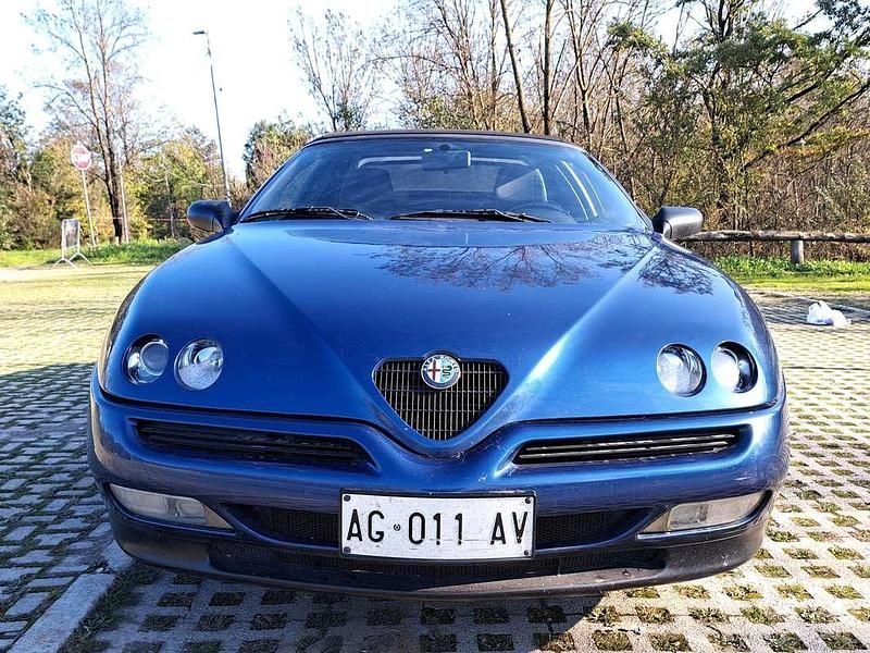 Blu/azzurro Usata 1996 Alfa Romeo Spider Cabrio | 7900 € (Super prezzo) - Immagine 1/4