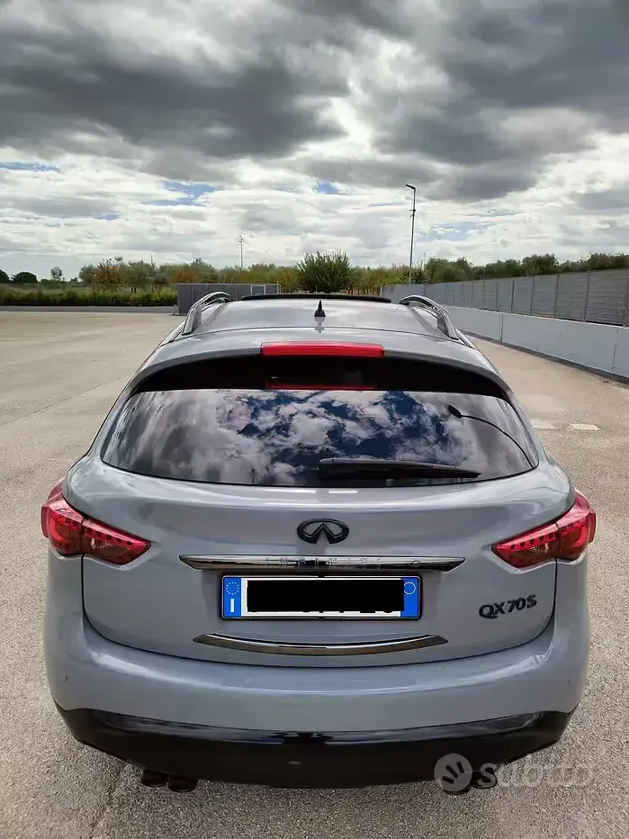 Usata Infiniti QX70 S Design 238 CV (175 kW) 2015 SUV