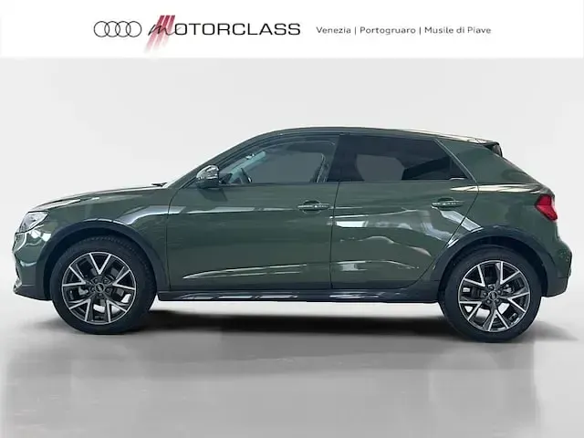 Usata Audi A1 Business 116 CV (85 kW) 2025 Verde metallizzato scuro SUV