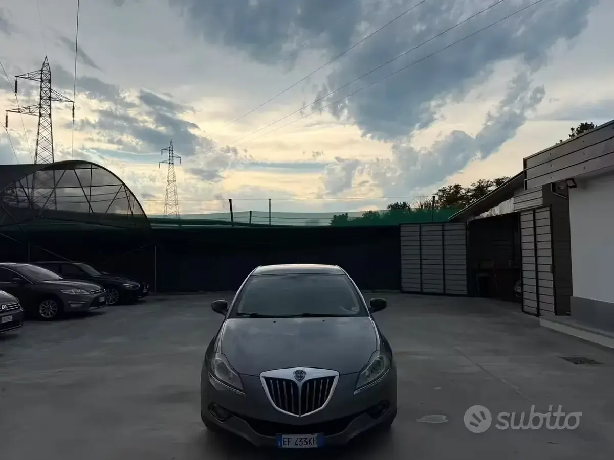 Usata Lancia Delta S 120 CV (88 kW) 2011 Grigio Utilitaria