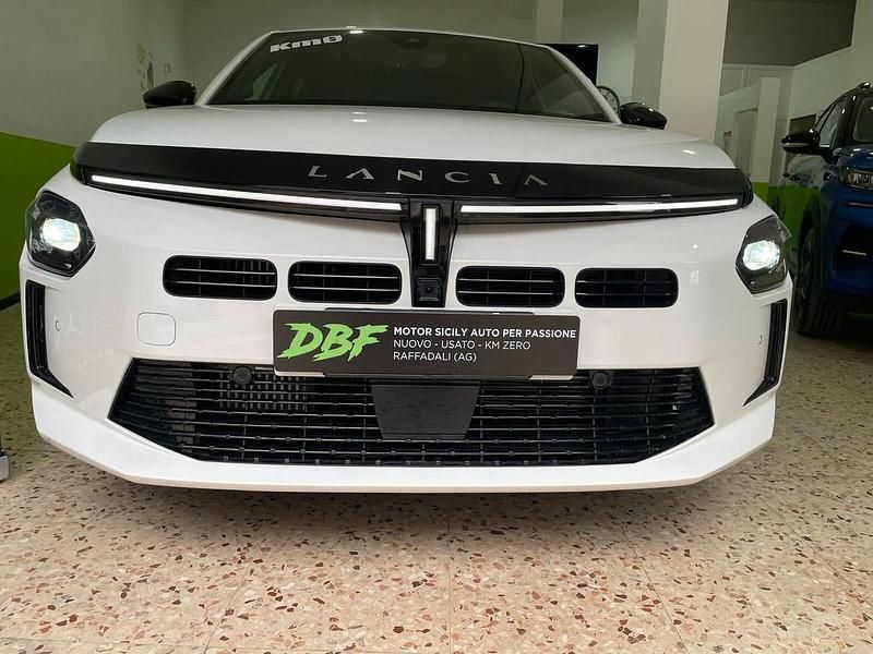 Nuova Lancia Ypsilon 100 CV (73 kW) 2025 Bianco Utilitaria