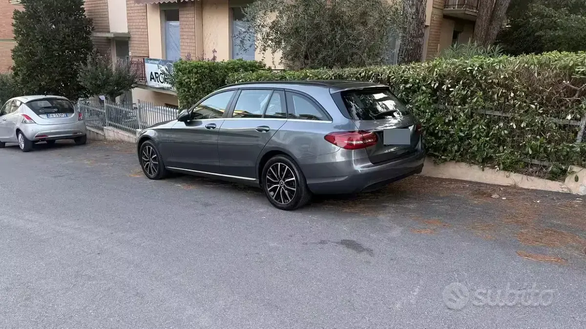 Usata Mercedes C180 122 CV (89 kW) 2019 Grigio Station wagon