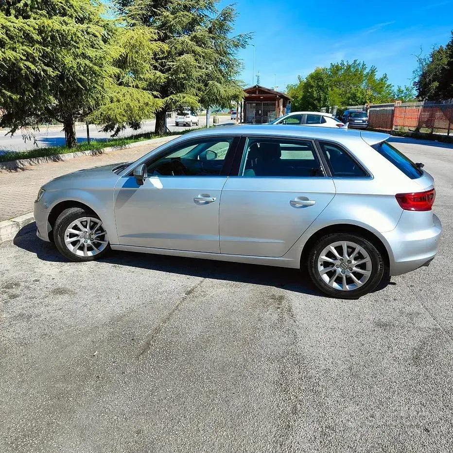 Usata Audi A3 Sportback 105 CV (77 kW) 2014 Grigio Utilitaria