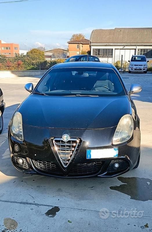 Nero Usata 2011 Alfa Romeo Giulietta Distinctive Tre volumi | 2100 € (Super prezzo) - Immagine 1/4
