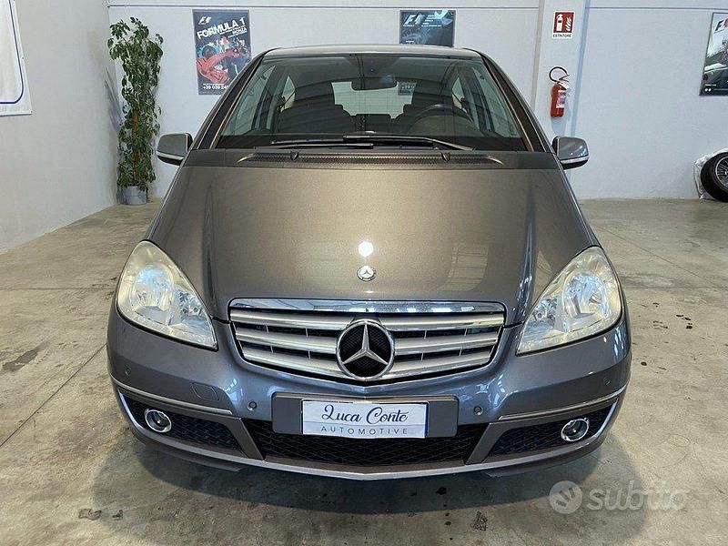 Usata Mercedes A180 Avantgarde 109 CV (80 kW) 2010 Grigio Coupé