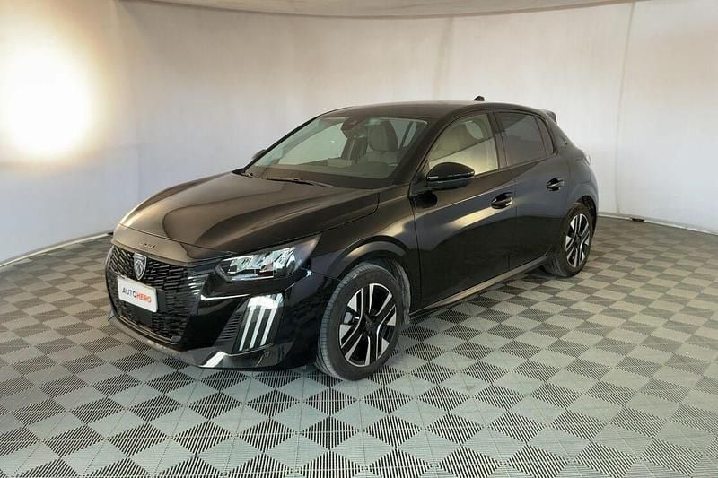 Usata Peugeot 208 Allure 101 CV (74 kW) 2025 Nero Utilitaria