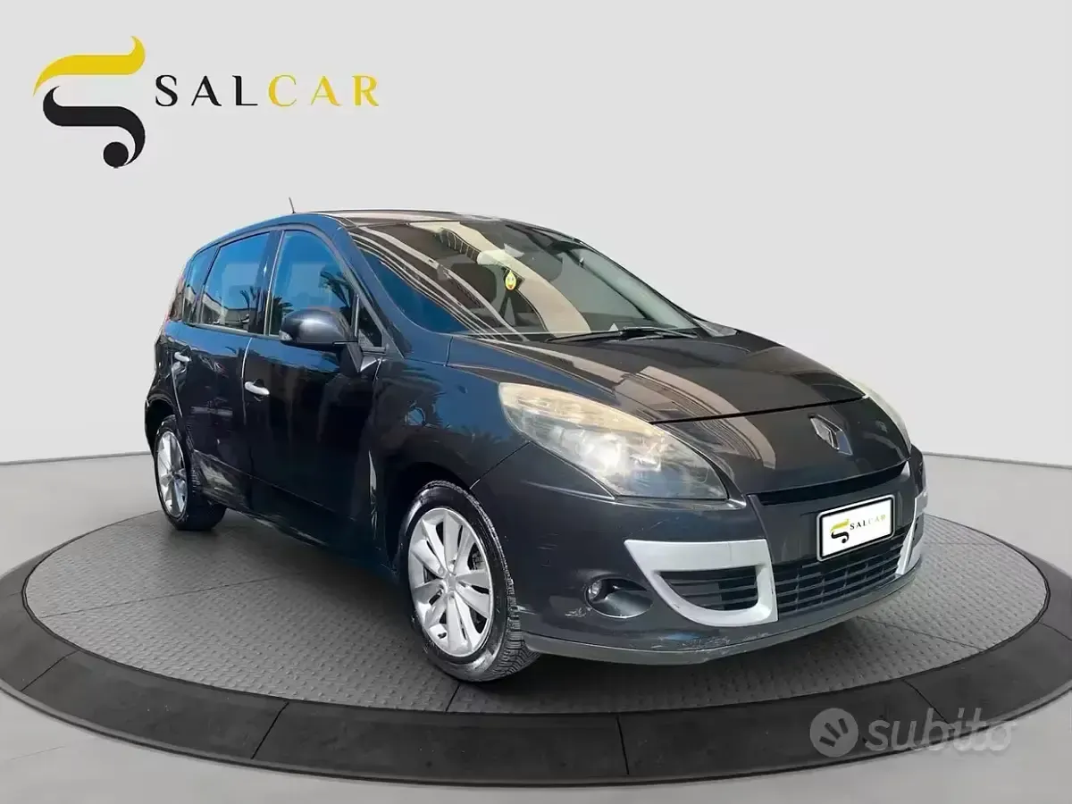 Usata Renault Scénic Luxe 130 CV (95 kW) 2010 Grigio Monovolume