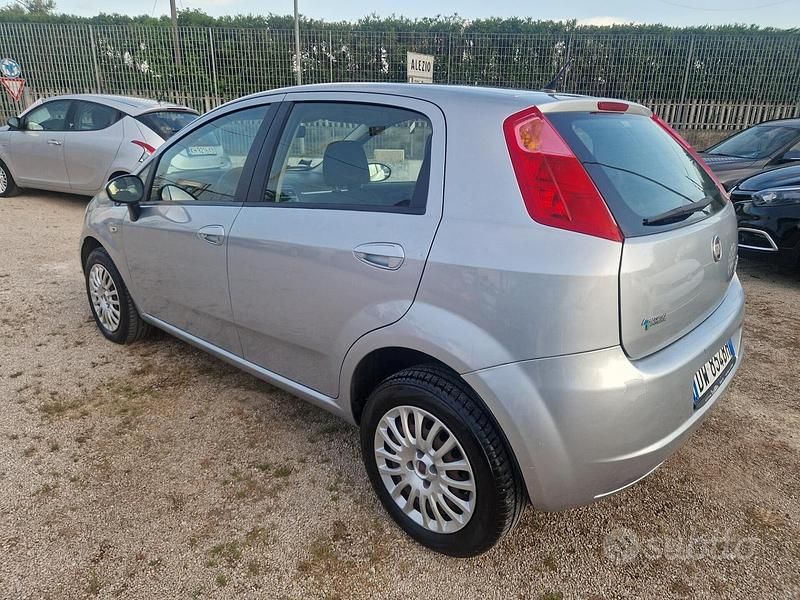 Usata Fiat Grande Punto Dynamic 77 CV (56 kW) 2009 Grigio Utilitaria