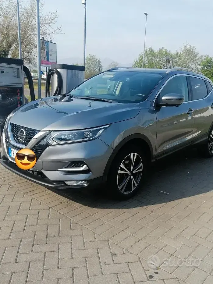 Usata Nissan Qashqai N-Connecta 110 CV (80 kW) 2018 Grigio SUV