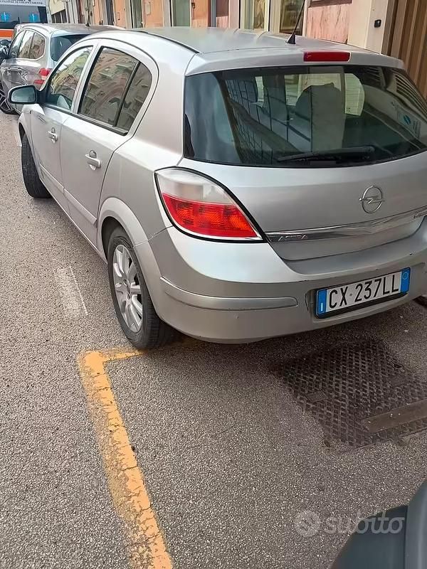 Occasion Opel Astra 101 ch (74 kW) 2006 Gris Break