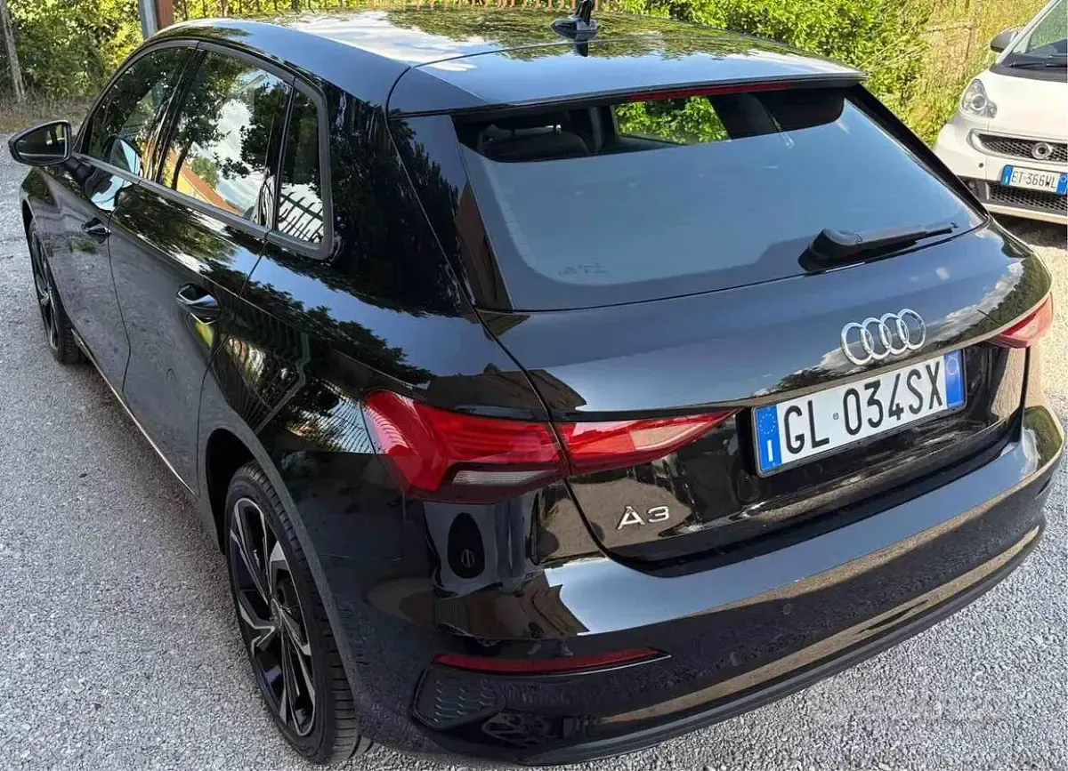 Occasion Audi A3 Business 110 ch (80 kW) 2022 Noir Berline