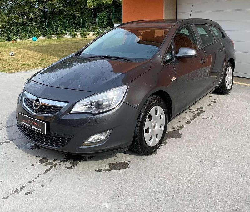 Usata Opel Astra Cosmo 110 CV (80 kW) 2011 Other Station wagon