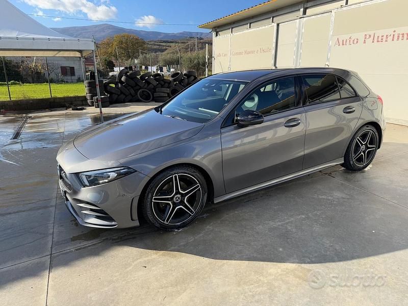 Usata Mercedes A180 Premium 116 CV (85 kW) 2019 Grigio Berlina