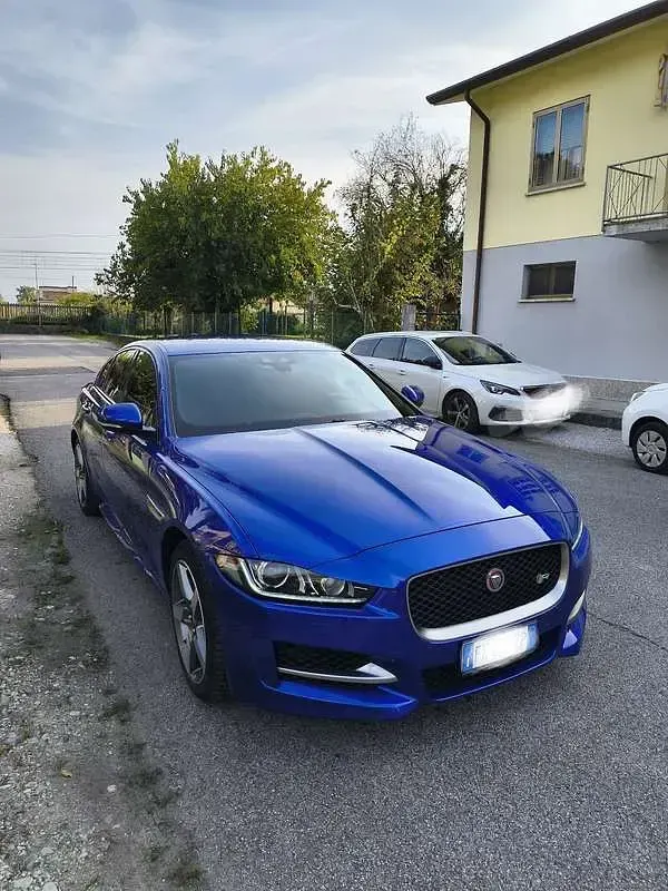 Usata Jaguar XE R-Sport 241 CV (177 kW) 2017 Berlina