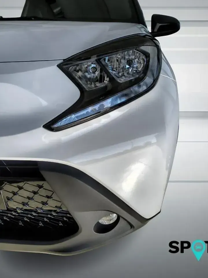Usata Toyota Aygo X Trend 72 CV (52 kW) 2025 Grigio SUV