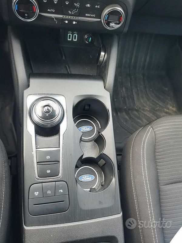 Usata Ford Kuga 120 CV (88 kW) 2022 Grigio SUV