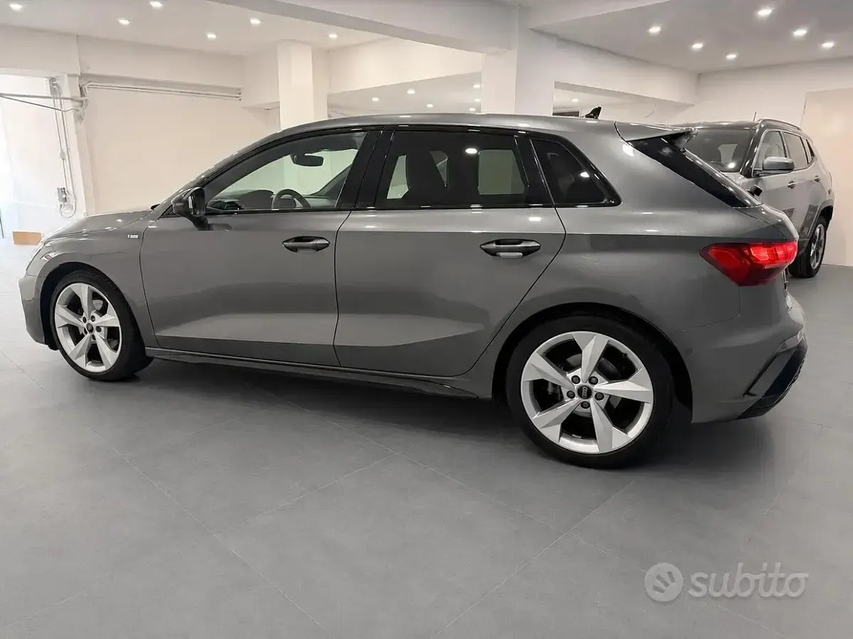 Usata Audi A3 S-Line 150 CV (110 kW) 2025 Grigio Berlina
