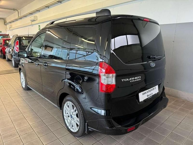 Usata Ford Tourneo Courier Titanium 101 CV (74 kW) 2016 Nero Monovolume