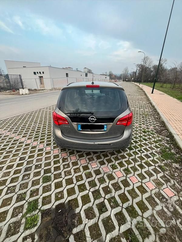 Usata Opel Meriva 120 CV (88 kW) 2013 Grigio Monovolume