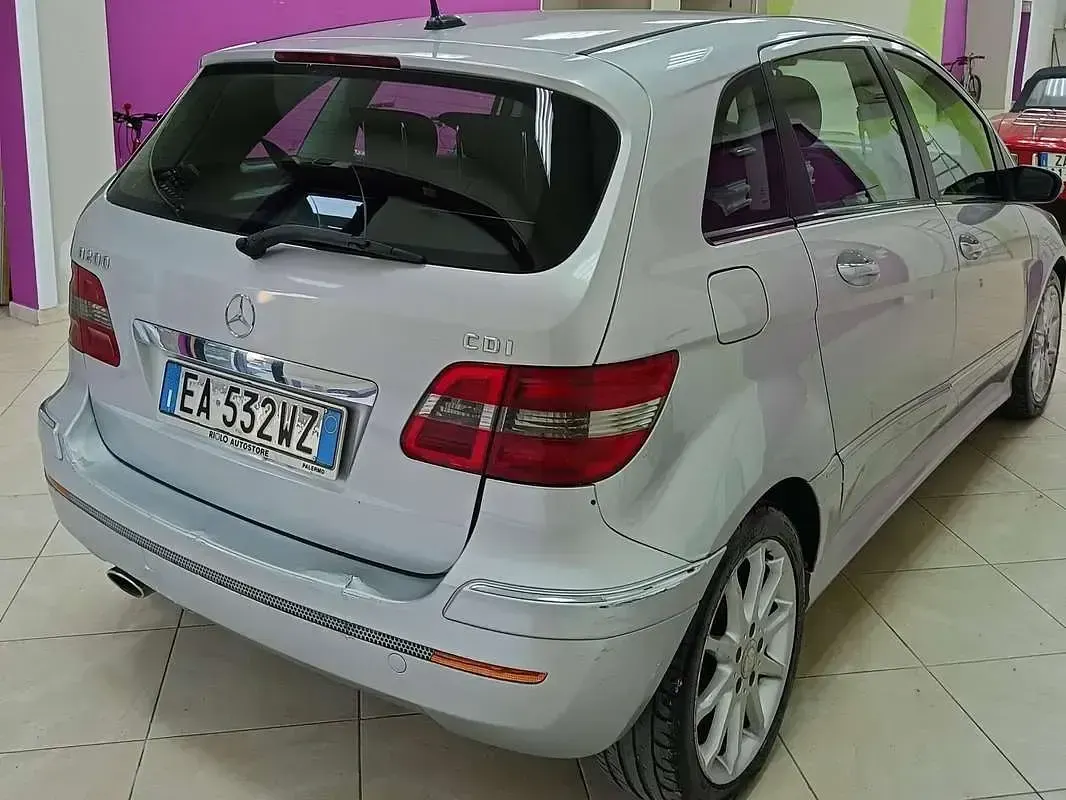 Usata Mercedes B200 140 CV (102 kW) 2008 Grigio Monovolume