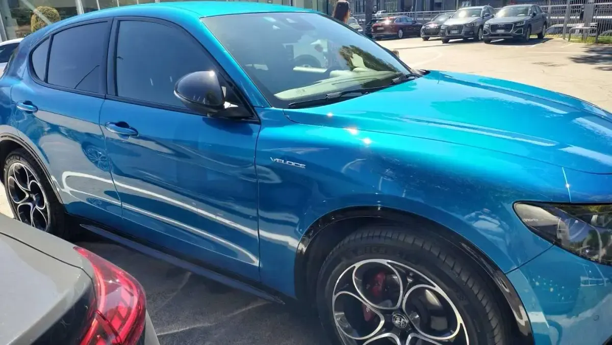 Usata Alfa Romeo Stelvio Veloce 209 CV (153 kW) 2023 Blu/azzurro SUV