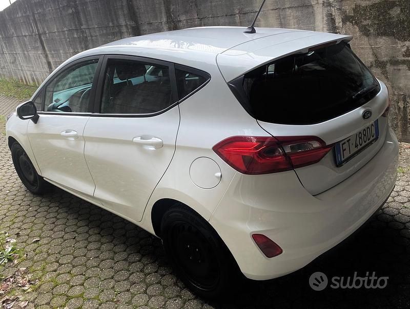 Usata Ford Fiesta 75 CV (55 kW) 2018 Bianco Utilitaria