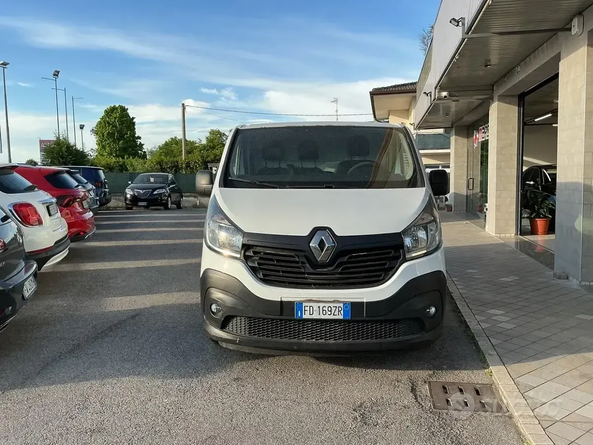 Usata Renault Trafic 120 CV (88 kW) 2016 Bianco Monovolume