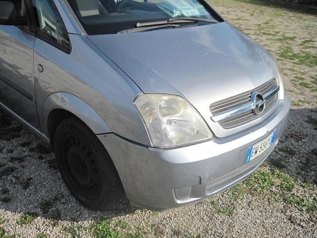 Usata Opel Meriva Enjoy 90 CV (66 kW) 2005 Grigio Monovolume