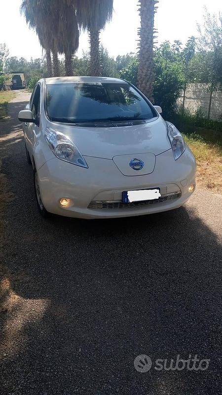 Bianco Usata 2016 Nissan Leaf Due volumi | 7000 € (Ottimo prezzo) - Immagine 1/4