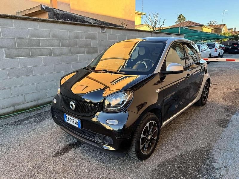 Usata Smart ForFour Passion 71 CV (52 kW) 2015 Nero Utilitaria