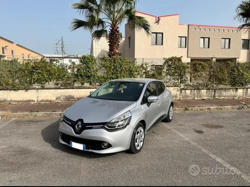 Usata 2014 Renault Clio IV Due volumi | 6000 € (Ottimo prezzo) - Immagine 1/4