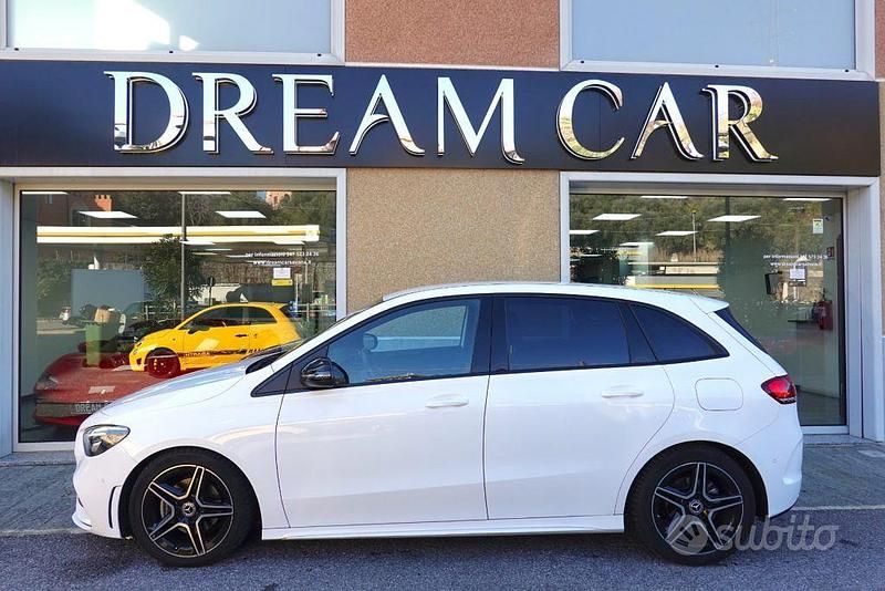 Usata Mercedes B180 Premium 116 CV (85 kW) 2022 Bianco pastello Monovolume