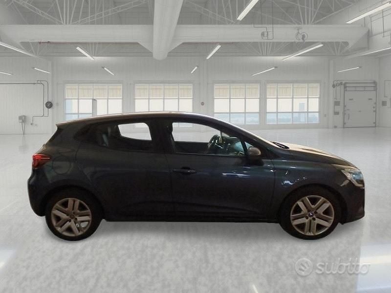 Usata Renault Clio V Business 91 CV (66 kW) 2022 Grigio Berlina