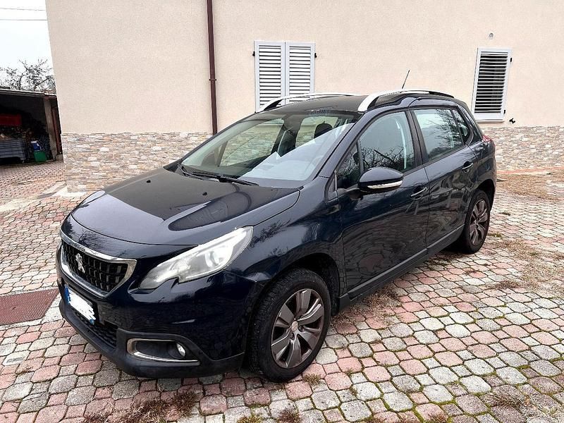 Usata Peugeot 2008 Active 120 CV (88 kW) 2019 Blu SUV