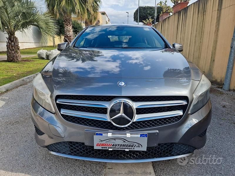 Usata Mercedes A180 122 CV (89 kW) 2013 Grigio Berlina
