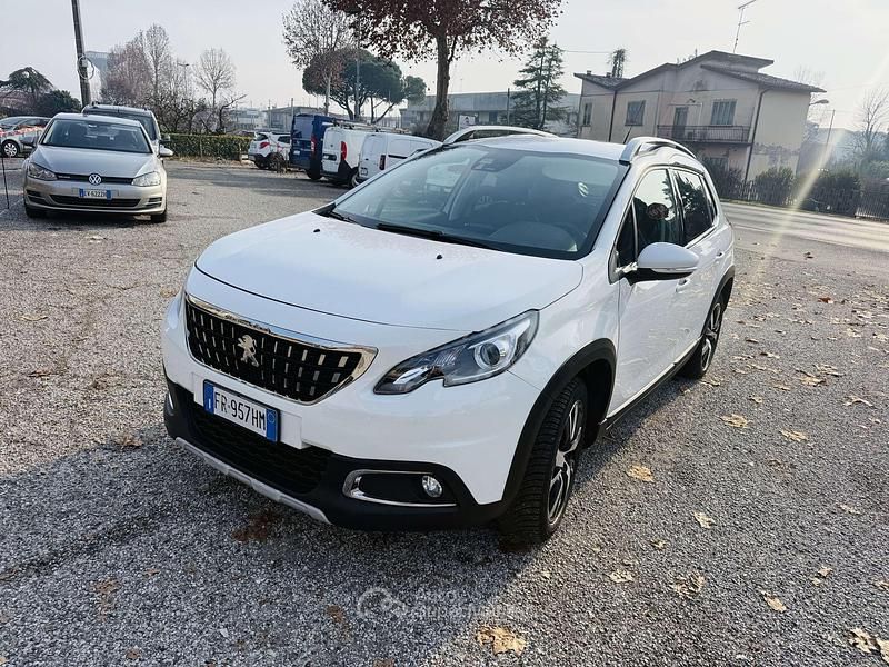 Usata Peugeot 2008 Allure 120 CV (88 kW) 2018 Bianco SUV