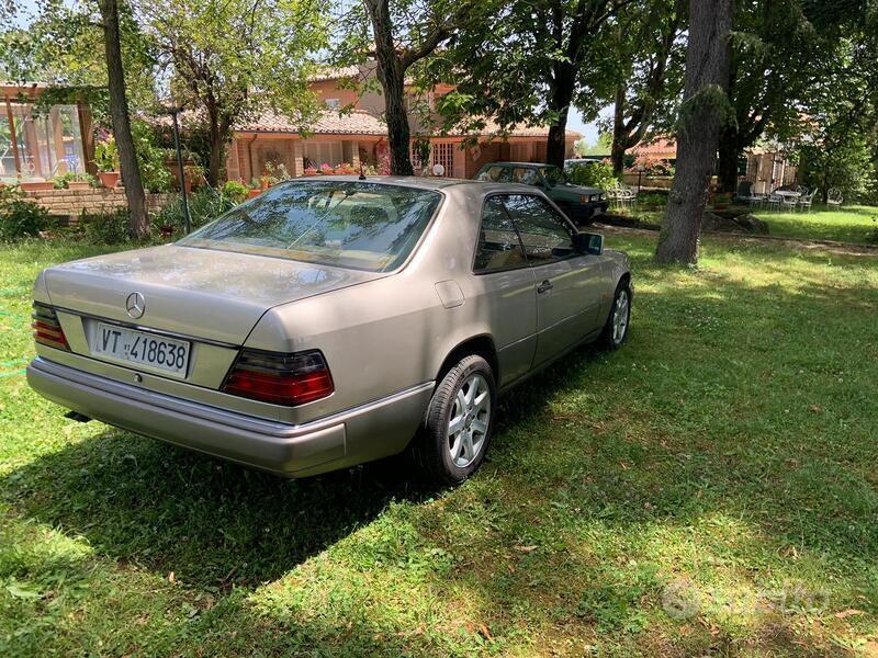 Usato 1987 Mercedes E300 3.0 Benzin 188 CV (12.500 €)