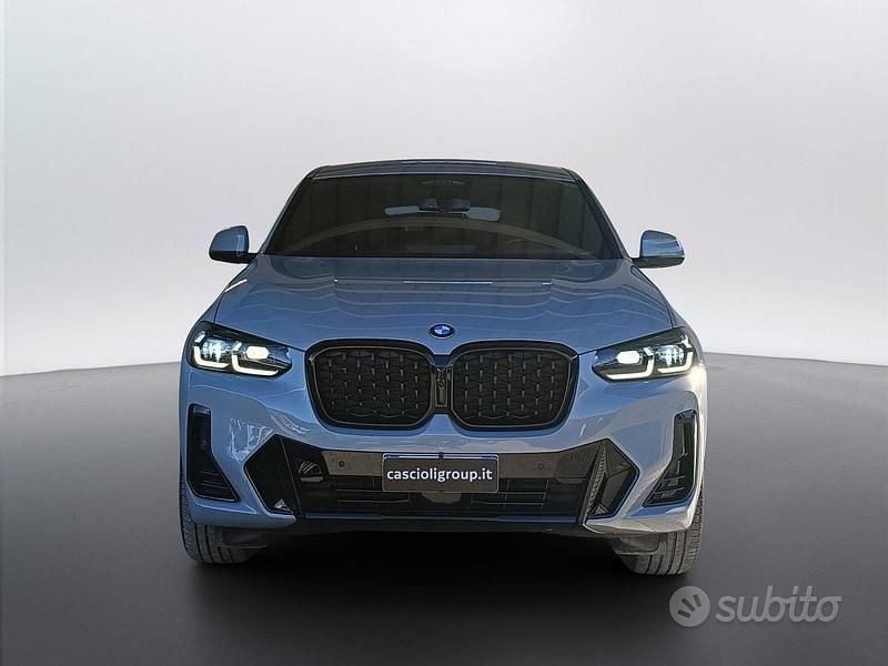 Usata BMW X4 Comfort Edition 184 CV (135 kW) 2025 Grigio SUV