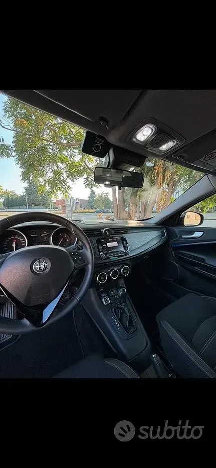 Usata Alfa Romeo Giulietta Business 120 CV (88 kW) 2019 Blu Utilitaria