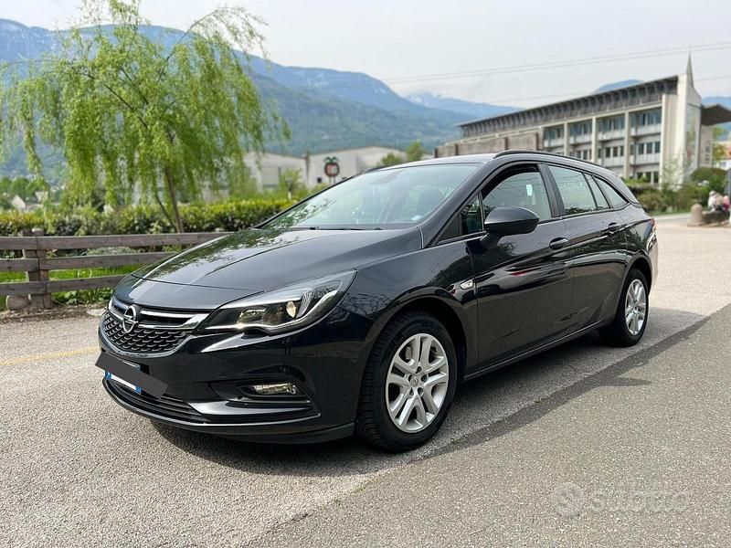 Usata Opel Astra 110 CV (80 kW) 2016 Nero Station wagon