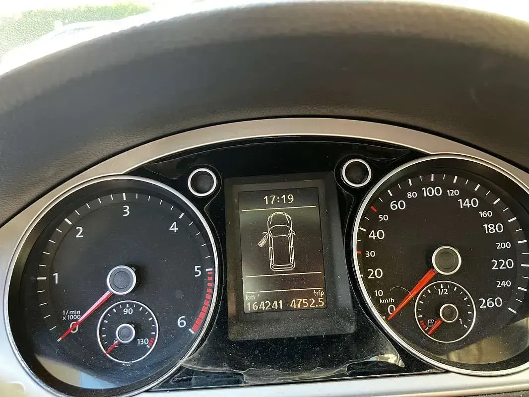 Usata VW Passat 105 CV (77 kW) 2011 Nero Station wagon
