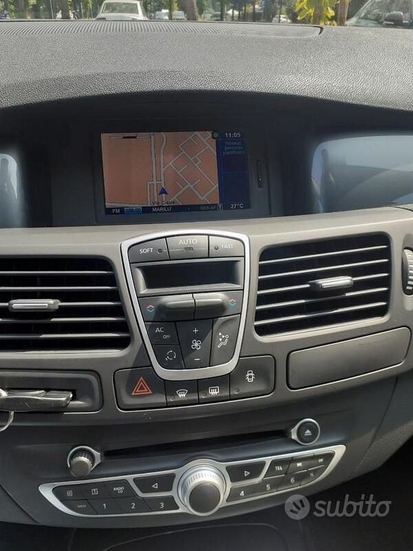 Usata Renault Laguna III 150 CV (110 kW) 2010 Nero Station wagon