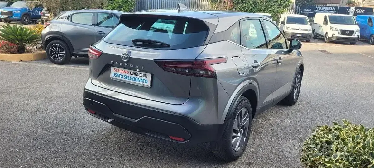Usata Nissan Qashqai Acenta 140 CV (102 kW) 2021 Grigio SUV