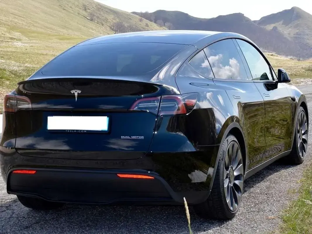 Usata Tesla Model Y Performance 389 kW (530 CV) 2022 Nero SUV
