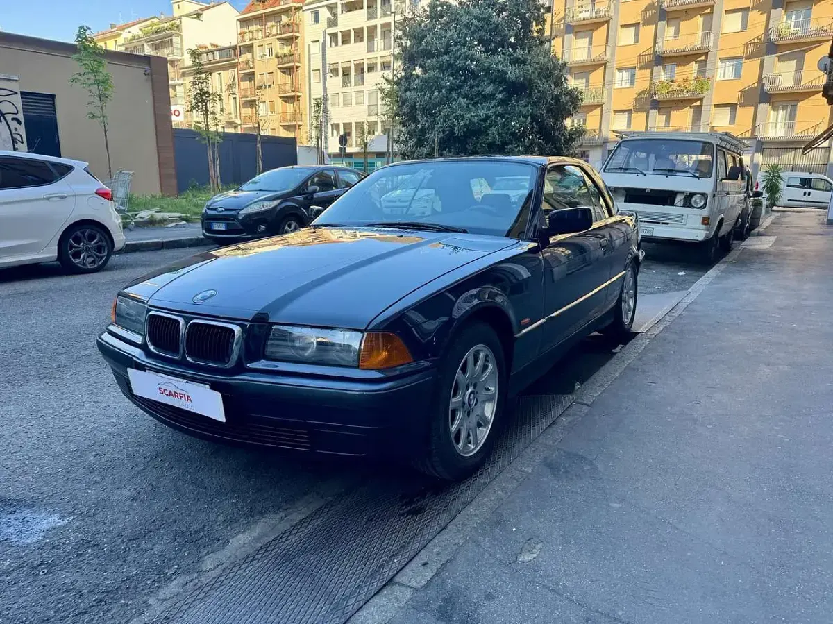Usata BMW 318 Cabriolet 116 CV (85 kW) 1997 Blu/azzurro Cabrio