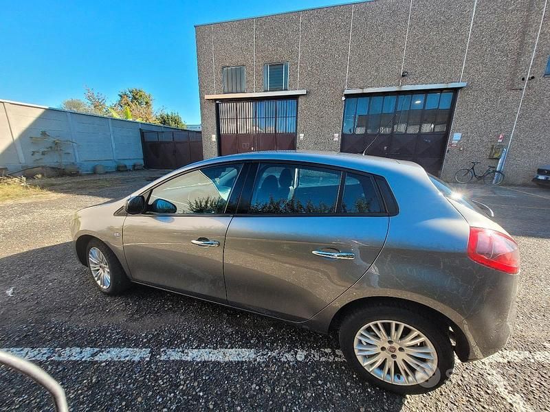 Usata Fiat Bravo 105 CV (77 kW) 2014 Grigio Utilitaria
